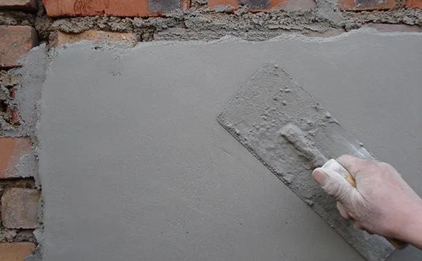 ¿El mortero se desliza por la pared durante la aplicación? Cómo resolver el problema anti-desprendimiento en revestimientos a base de cemento