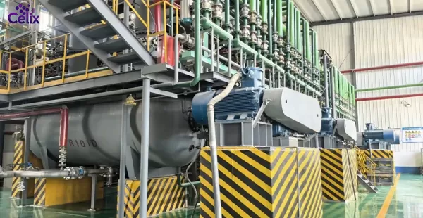 Laboratorio de Celix Industrial verificando la compatibilidad entre éteres de celulosa y aditivos especializados para la construcción